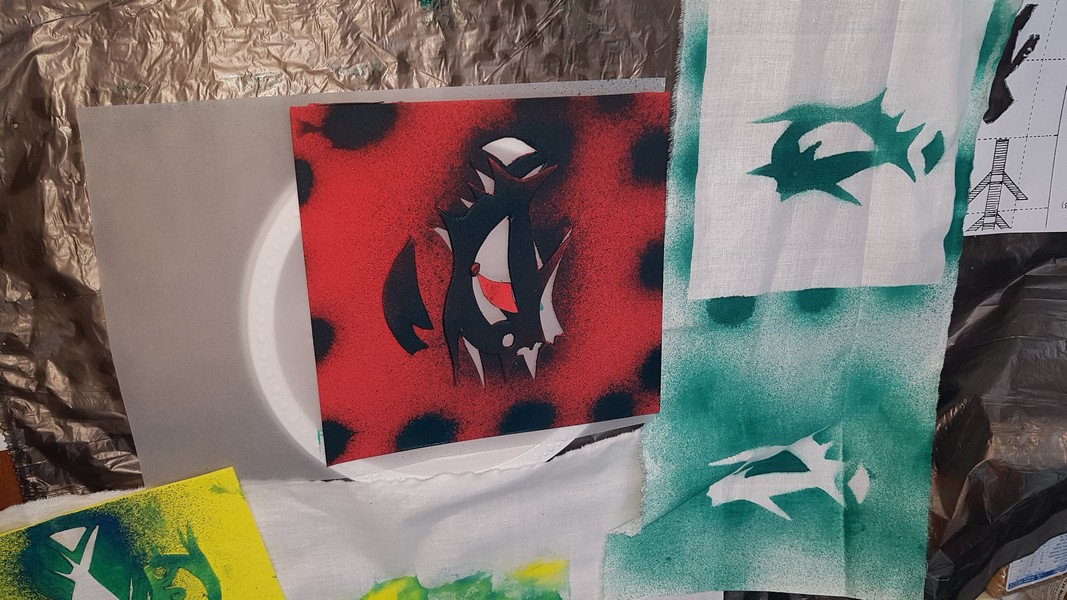 ΜΕ07.002 Υφασματολογία, Λαϊκή Τέχνη και Παράδοση στο μάθημα της Οικιακής Οικονομίας, 2018 -2019 - Διακόσμηση υφάσματος με βαφές τύπου spray 